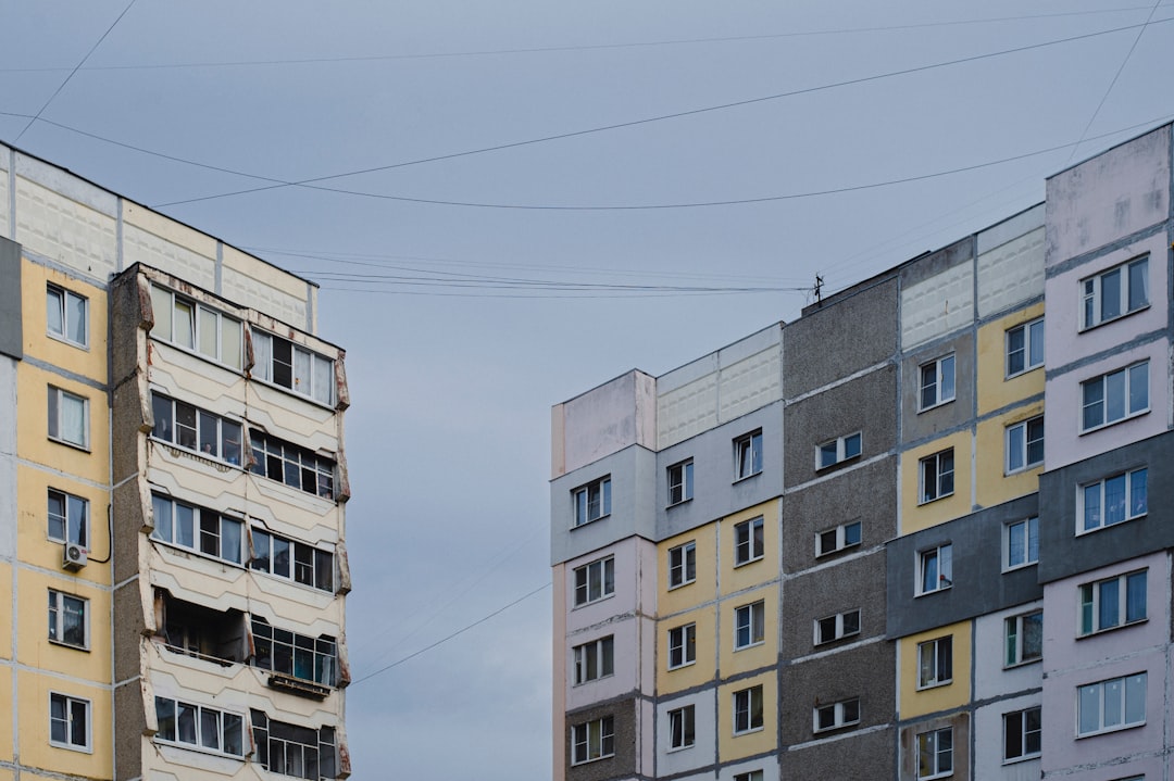 Купівля квартири в новобудові 2026: інвестиція, ризики, ескроу